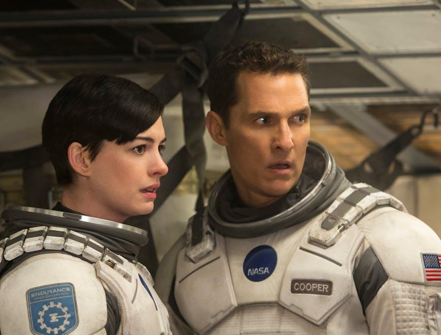 _scene 179 brand-anne hathaway check cooper-matthew mcconaughey msg-select person human astronaut