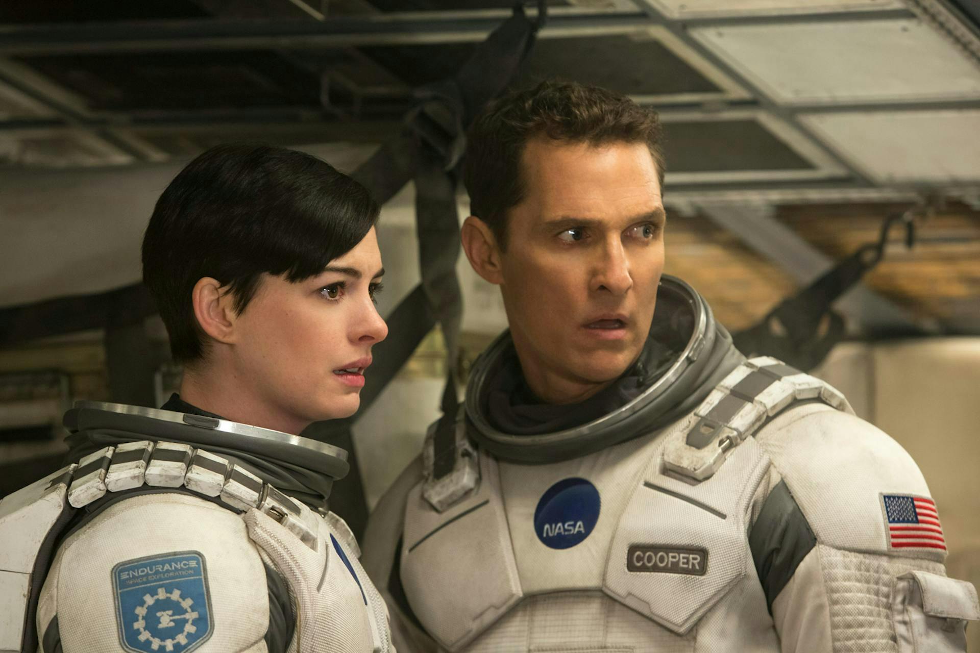 _scene 179 brand-anne hathaway check cooper-matthew mcconaughey msg-select person human astronaut