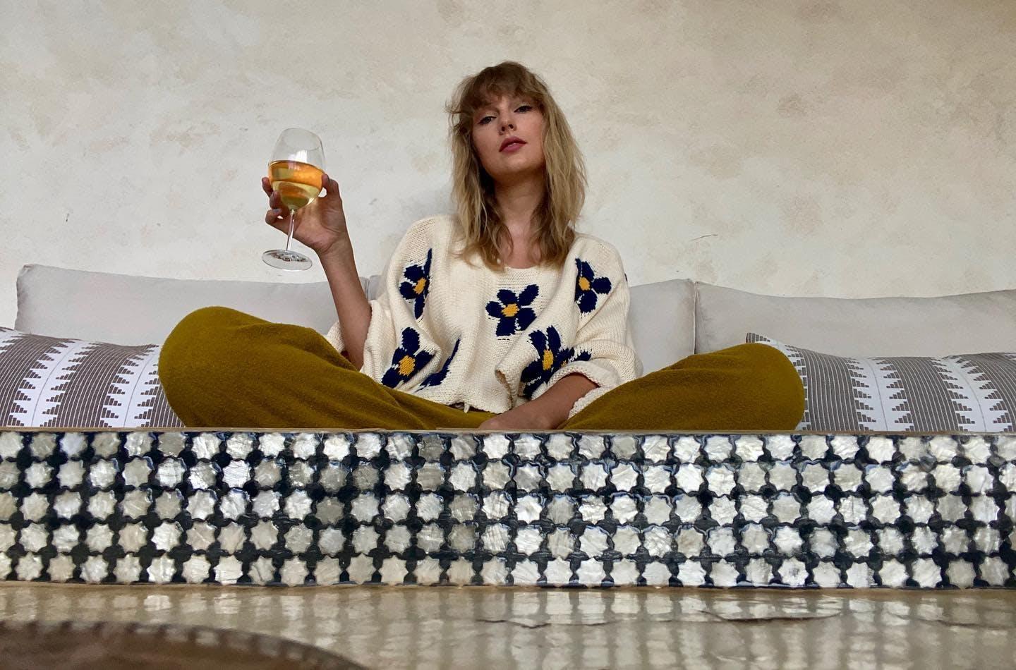 © Instagram @taylorswift