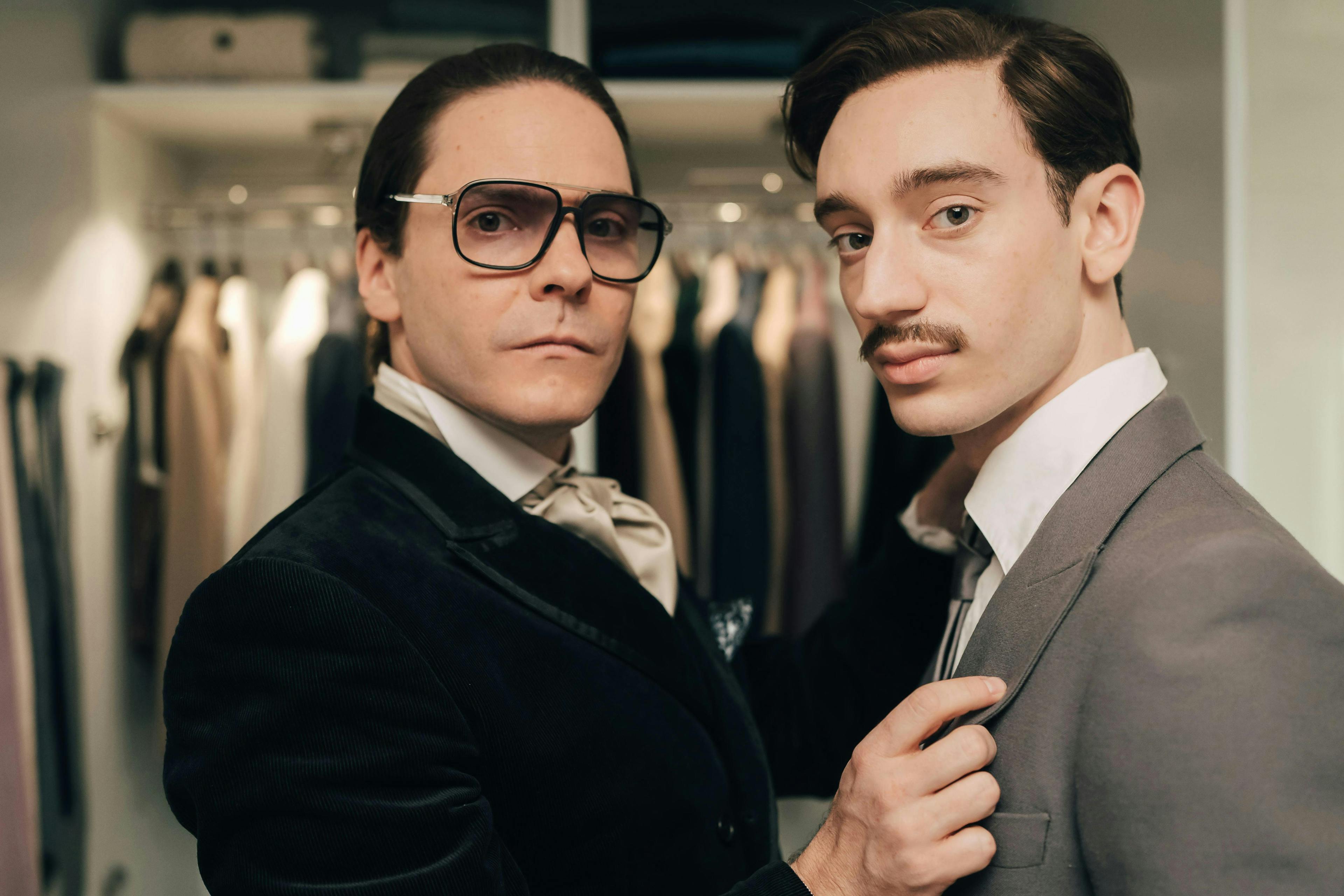 Daniel Brühl dans la série "Becoming Karl Lagerfeld".