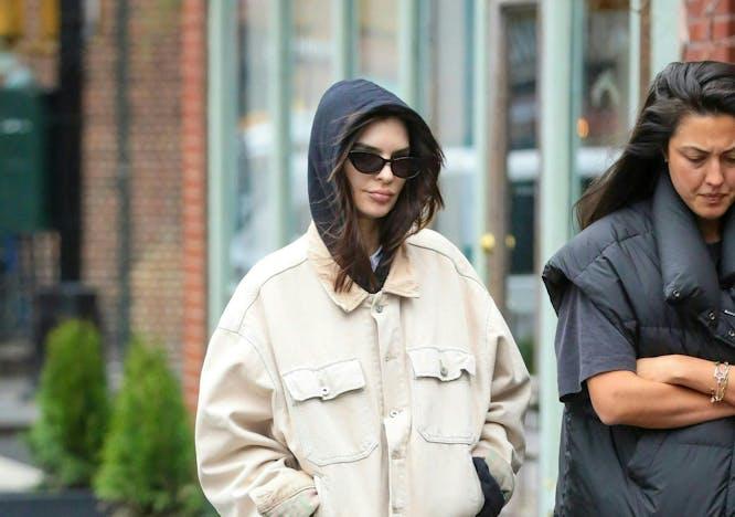 Emily Ratajkowski à Manhattan. © Getty Images