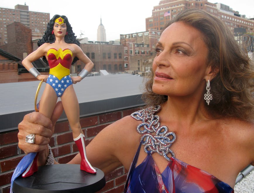 Diane von Fürstenberg in 2008 met een andere Wonder Woman.