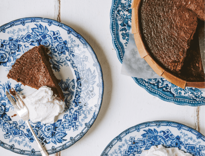 dessert food food presentation plate person bread tiramisu